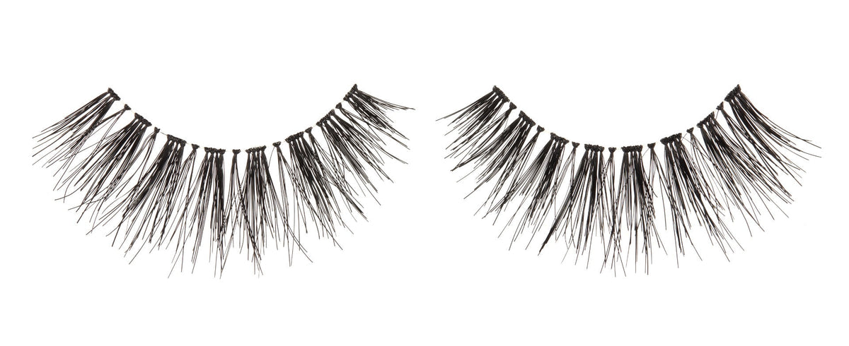 1 pair of lashes on a white background