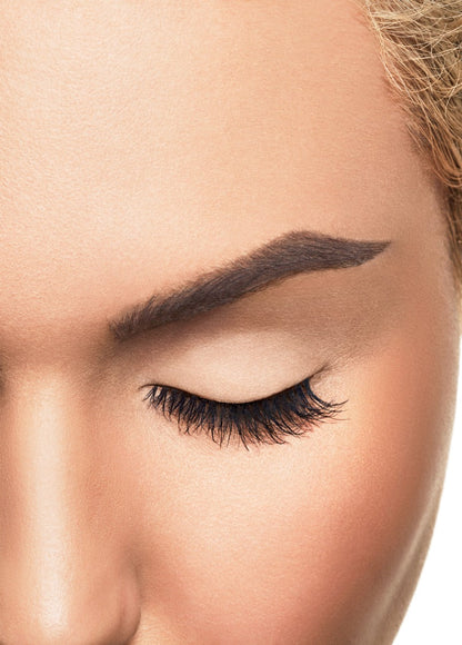 Close eye model wearing Winks Half & Half Pre-Cut Lashes Dream