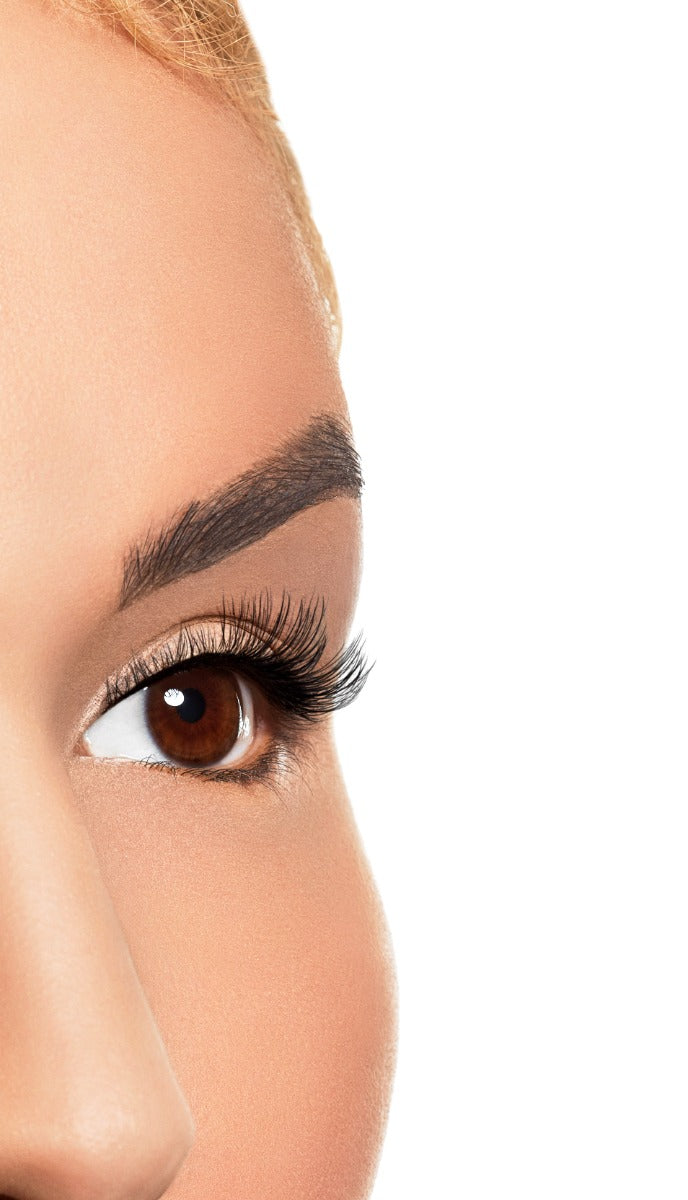 Front packaging of Winks Half & Half Pre-Cut Lashes Déjà vu
